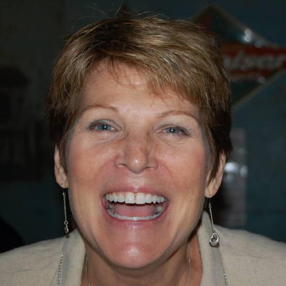 Meet your Posher, Vickie! - Picture 1 of 1